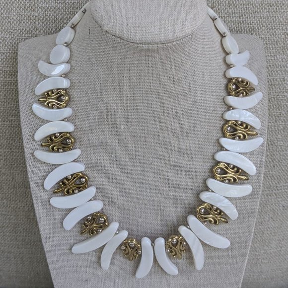 Carolyn Pollack Jewelry - Carolyn Pollack Mother of Pearl Statement Necklace